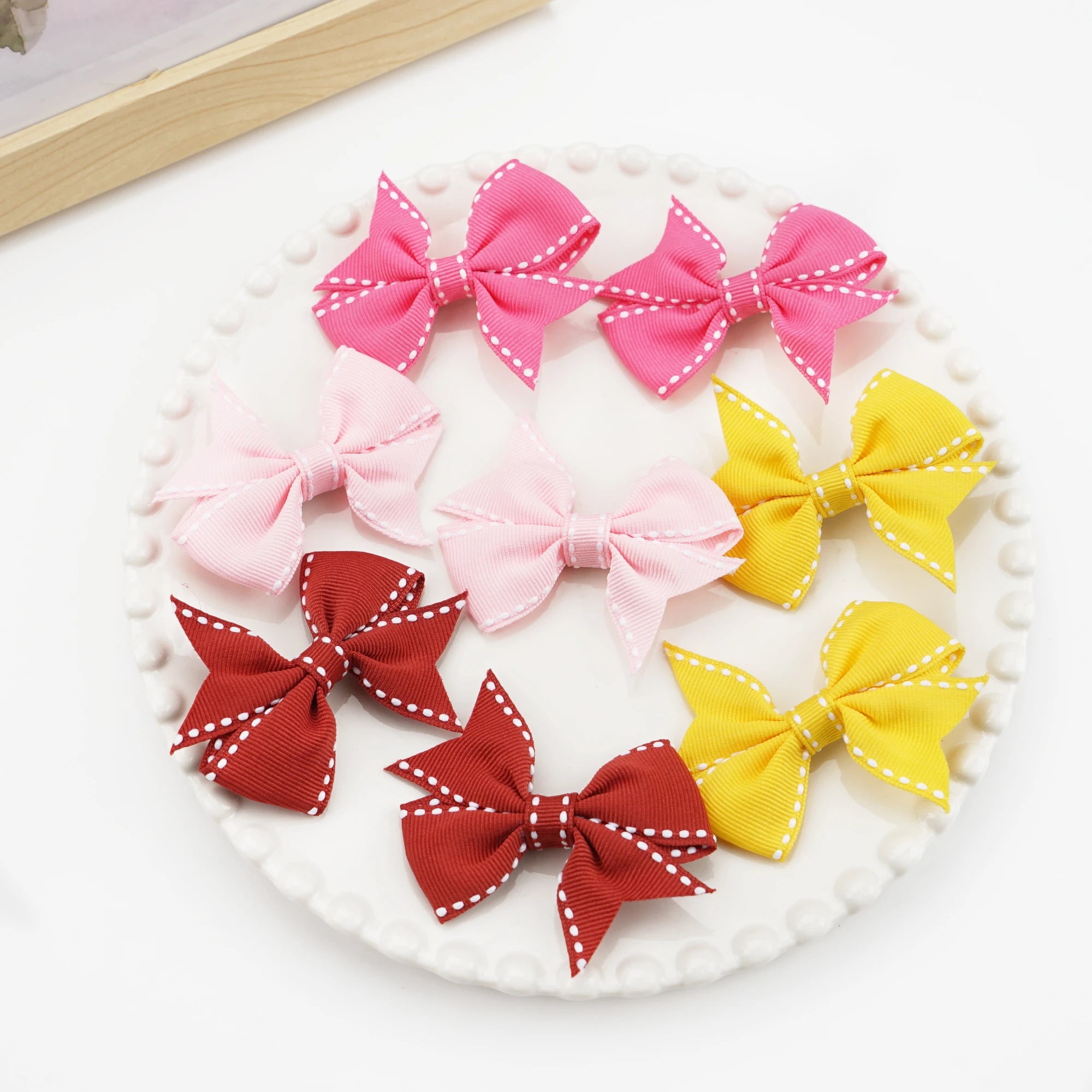 Polka Dot Cutie Mini Bow Clip Set (40pcs).